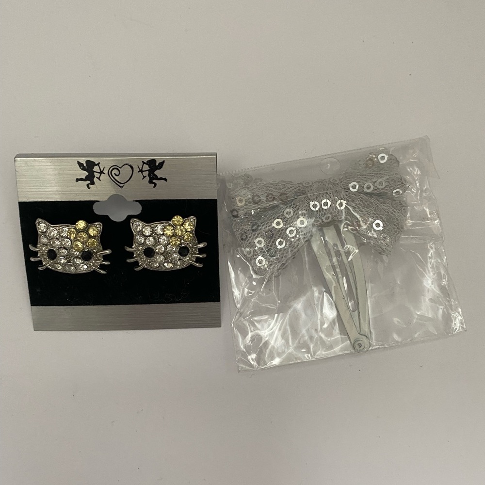 Hello Kitty Earrings and head bow clip